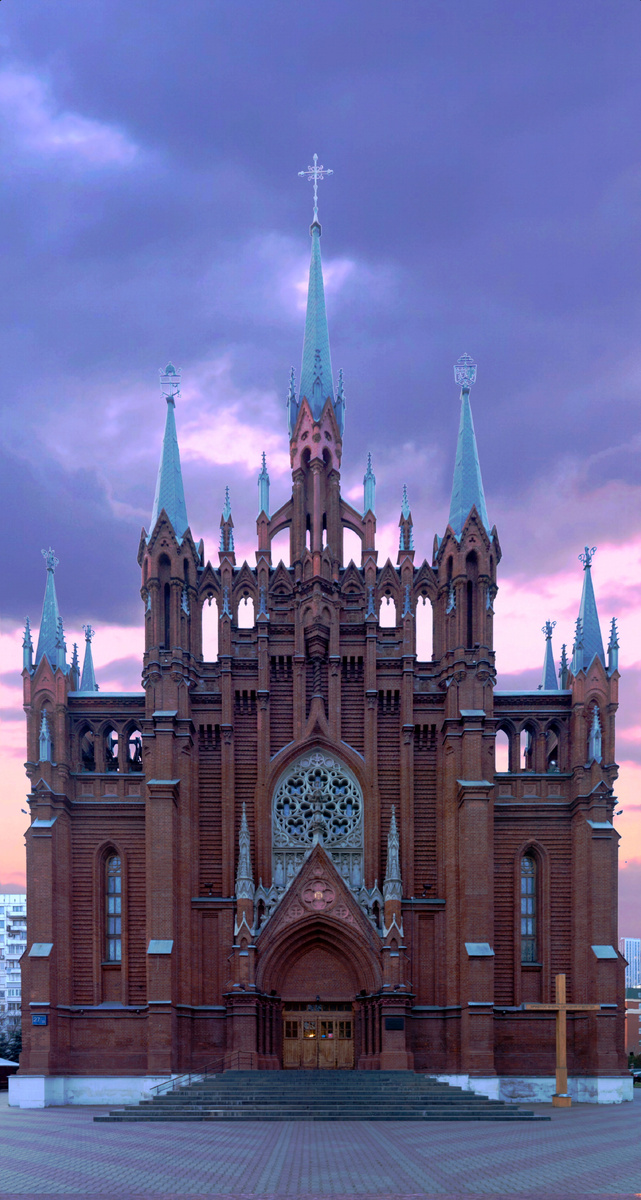#MisuraPhotos #Misura_photos Из серии #SpiritualCentersofMoscow #Hasselblad #Релилигия #Христианство #Католичество #Собор #Церковь #Крест #Москва #Россия #Небо #Вечер #Закат #Пейзаж #Город #Архитектура #История #Культура #Путешествия #Столица #Фото #Фоотография #Фотограф #Городскойпейзаж #Фотопейзаж #Блогпутешестивя