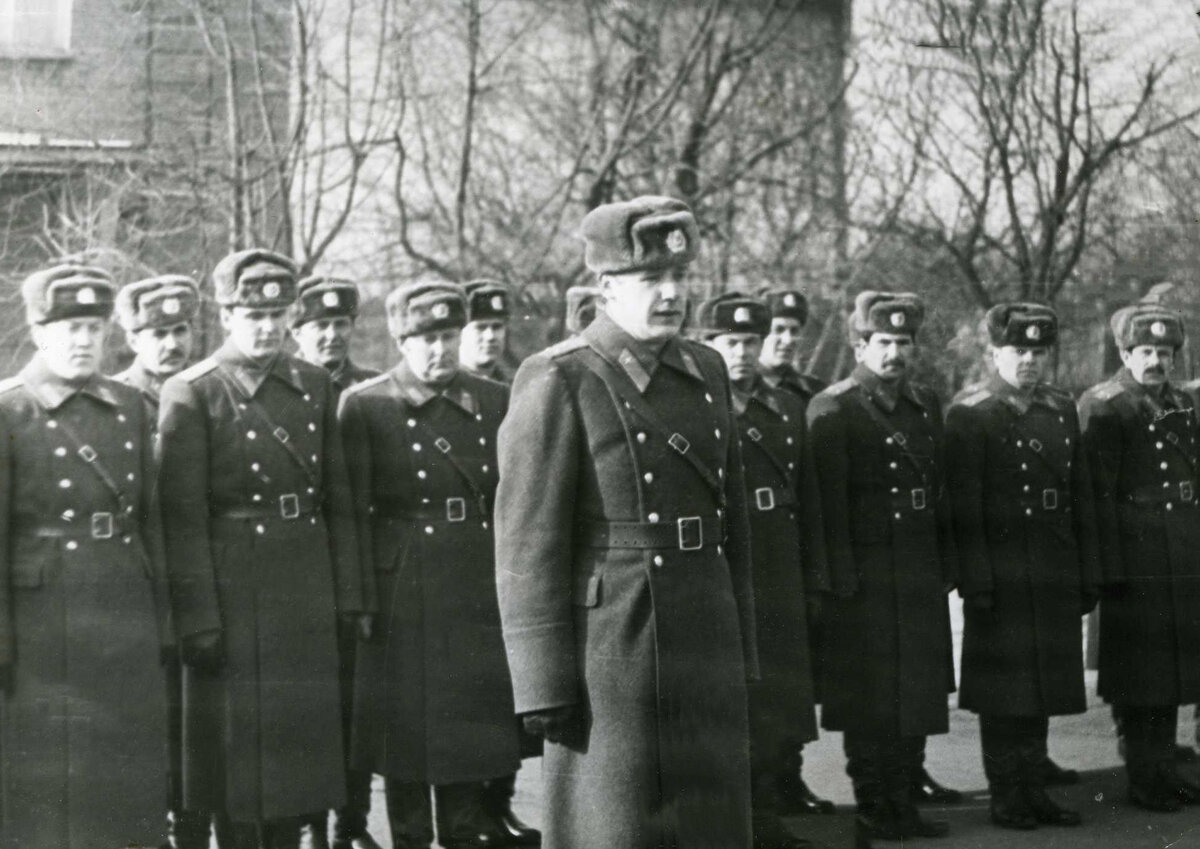 г.Иркутск. Построение полка, перед проверкой ВА