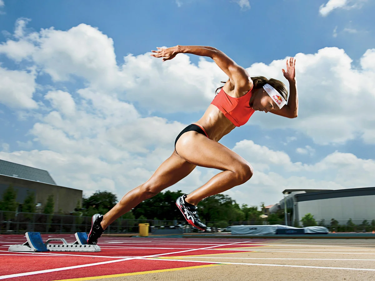 Спортивный дух. Спорт бег. Спортсмен бег. Спортсмены в движении. Спортсмен бежит.