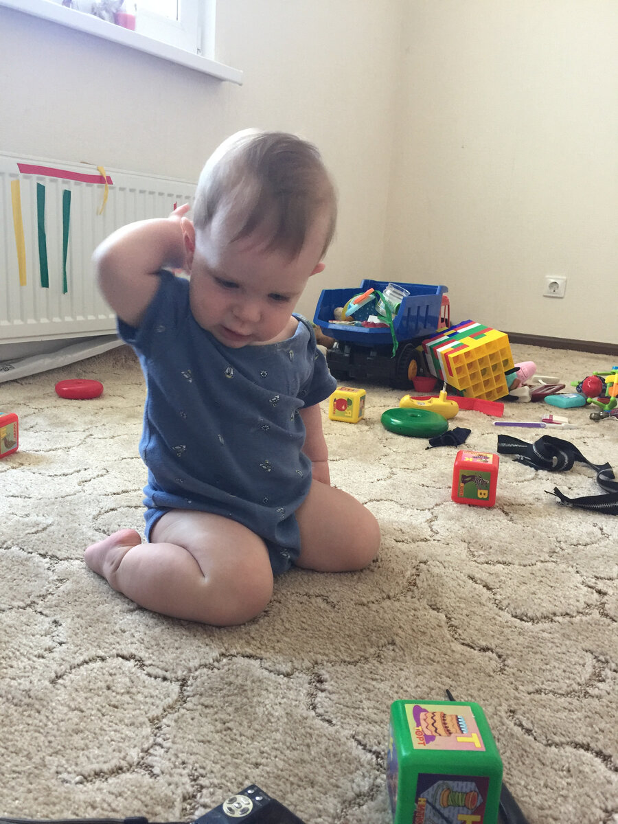 Личное фото - узоры из изоленты на батарее