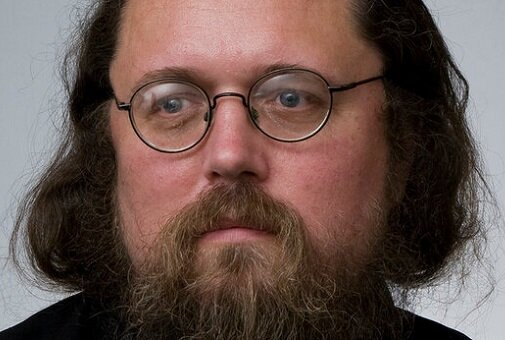 Андрей Кураев пока сохраняет сан протодиакона