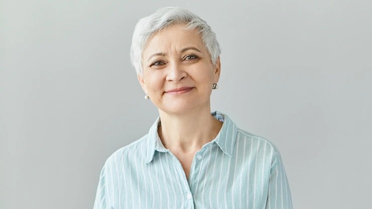 изображение с сайта www.freepik.com/free-photo/positive-human-reactions-feelings-emotions-charming-elegant-middle-aged-sixty-year-old-female-with-short-gray-hair-with-pleased-smile-her-eyes-full-happiness-joy_11163662.htm#query=pensioner&position=9&from_view=search&track=sph (karlyukav)