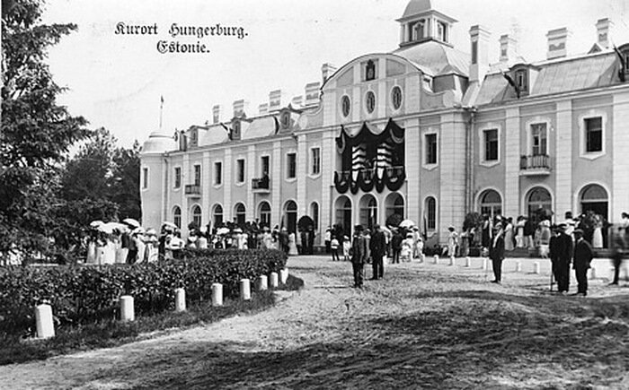 А так оно выглядело в день открытия в 1912 году (фото из собрания Нарвского музея).