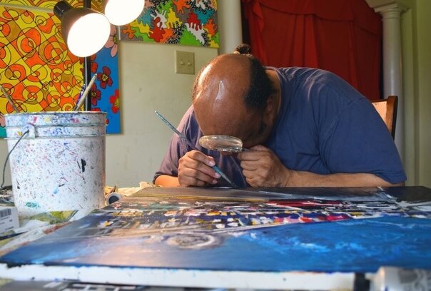 Майкл Уильямс за работой 