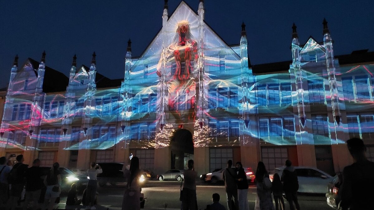     Фестиваль медиаискусств INTERVALS состоится в Нижнем Новгороде с 25 по 27 августа (0+). Жителей и гостей города ждут инсталляции, выставки, лекции и многое другое. Подробнее — в материале NewsNN.