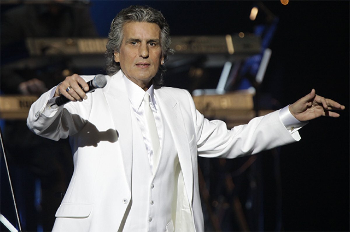 Итальянский известный певец тото кутуньо. Тото кутуньо фото. Нико кутуньо. Тото кутуньо 2022. Тото кутуньо выступление.