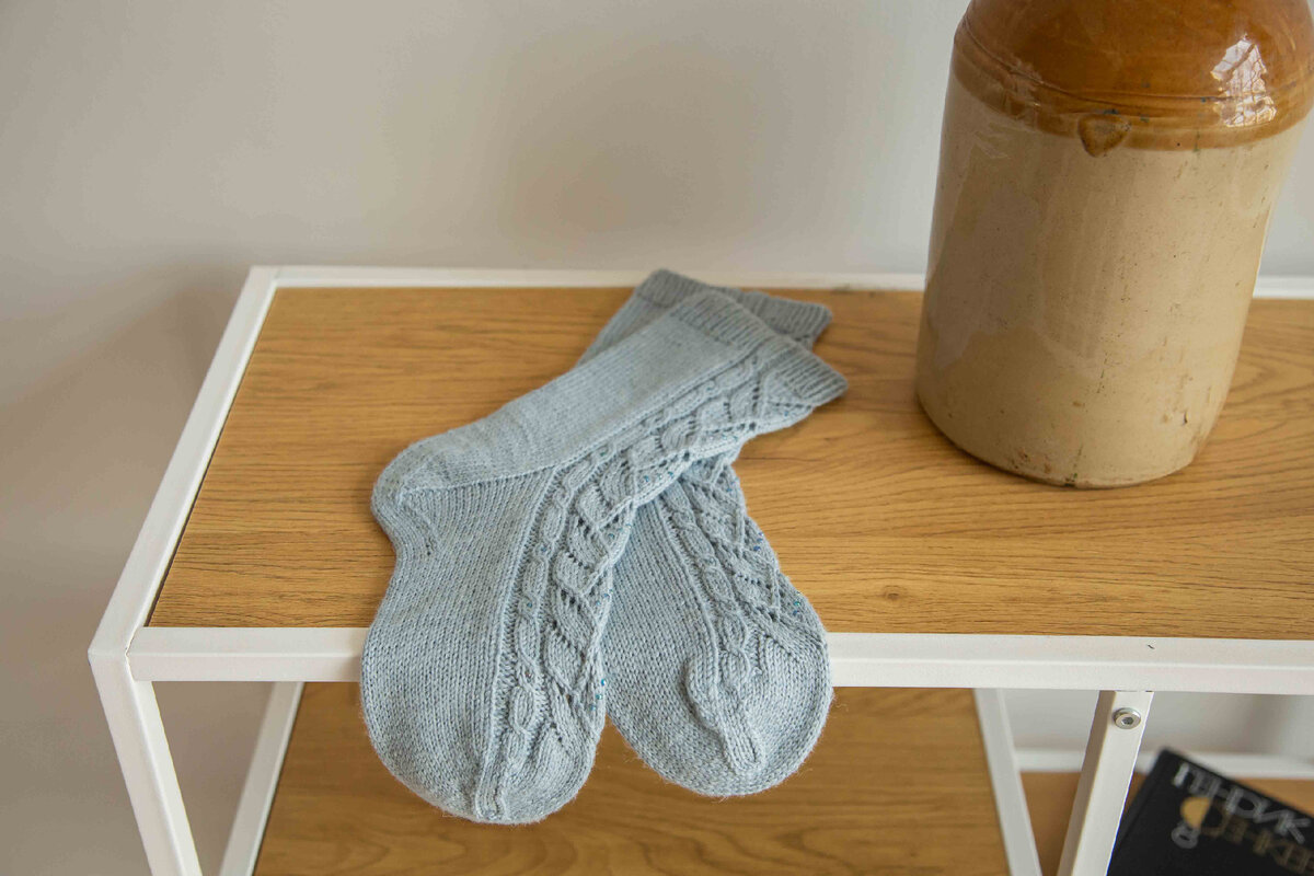 Вязаные носки "Нимфея" - модель, работа и описание автора by-annike.ru