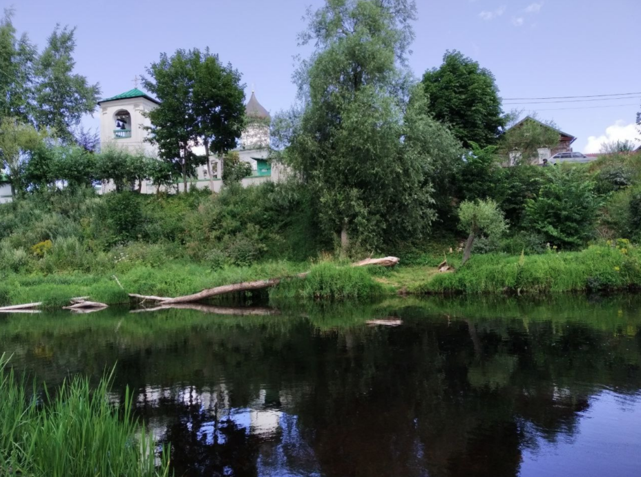 Река ПсковА в центре города ))