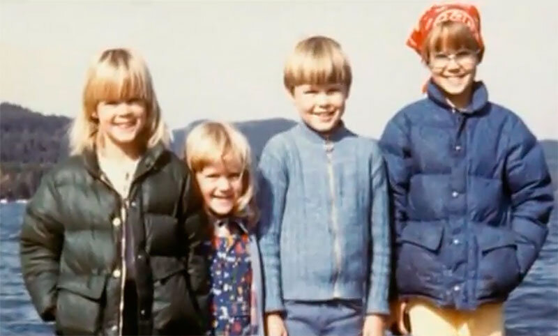 Эми с сестрами и братом. Фото из открытого источника