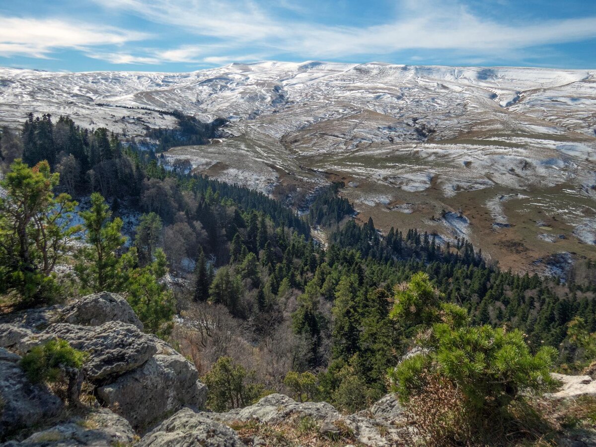 Горные где. Осень в горах Лаго Наки. Плато Лагонаки зимой. Лагонаки в ноябре фото. Голдерские горы где.