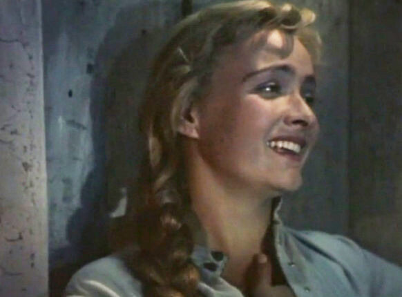 Маргарита Володина. Кадр из фильма «Огненные версты»