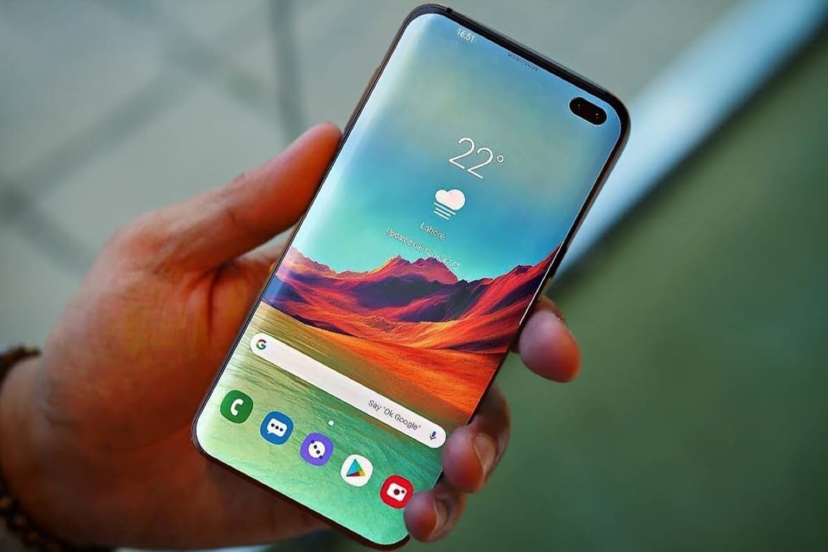 Для разблокировки Samsung s10 нужен только маленький кусочек пленки.