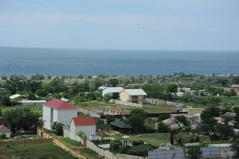 Погода новоотрадное ленинский на 10 дней. Поселок новоотрановоотрадное Крым. Село Новоотрадное Крым. Поселок Новоотрадное Крым достопримечательности. Новоотрадное Крым пляж.