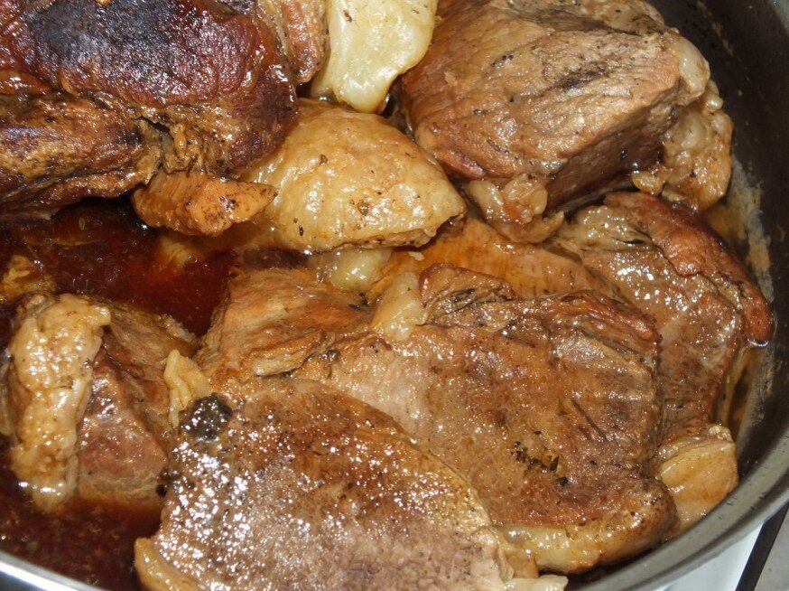 Ростбиф. соус, мясо, еда, рецепт, блюдо, второе.
