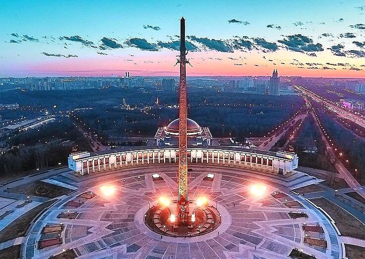 Монумент Победы на Поклонной горе