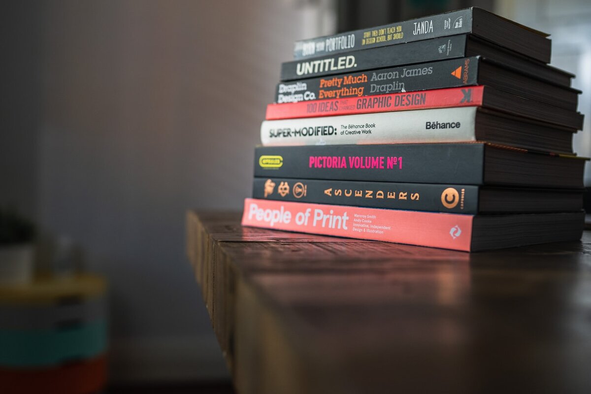 https://images.unsplash.com/photo-1561616612-e2398d7ec6a8?ixlib=rb-1.2.1&ixid=eyJhcHBfaWQiOjEyMDd9&auto=format&fit=crop&w=1350&q=80