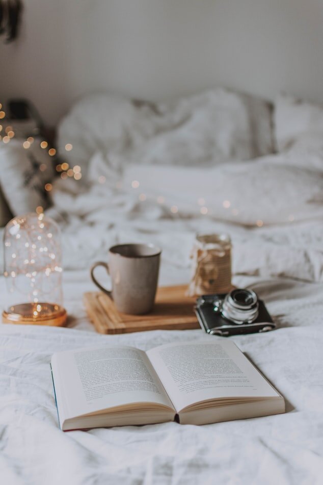https://images.unsplash.com/photo-1572727984721-9e8bbd728f0d?ixlib=rb-1.2.1&ixid=eyJhcHBfaWQiOjEyMDd9&auto=format&fit=crop&w=634&q=80