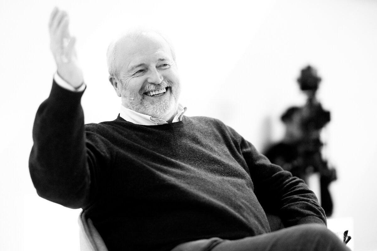 Фото в студии: Семён Оксенгендлер.