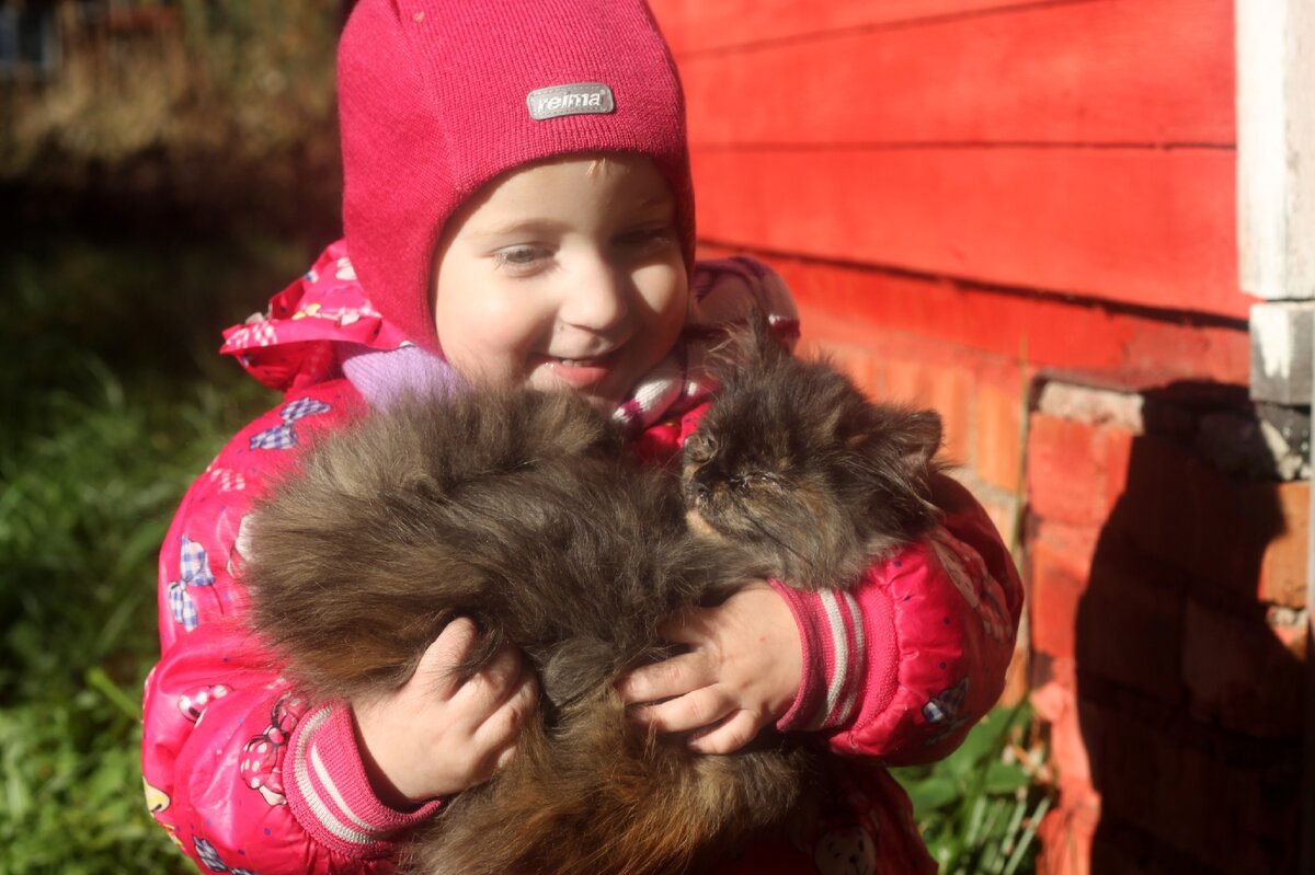 Кошечка и Аня.