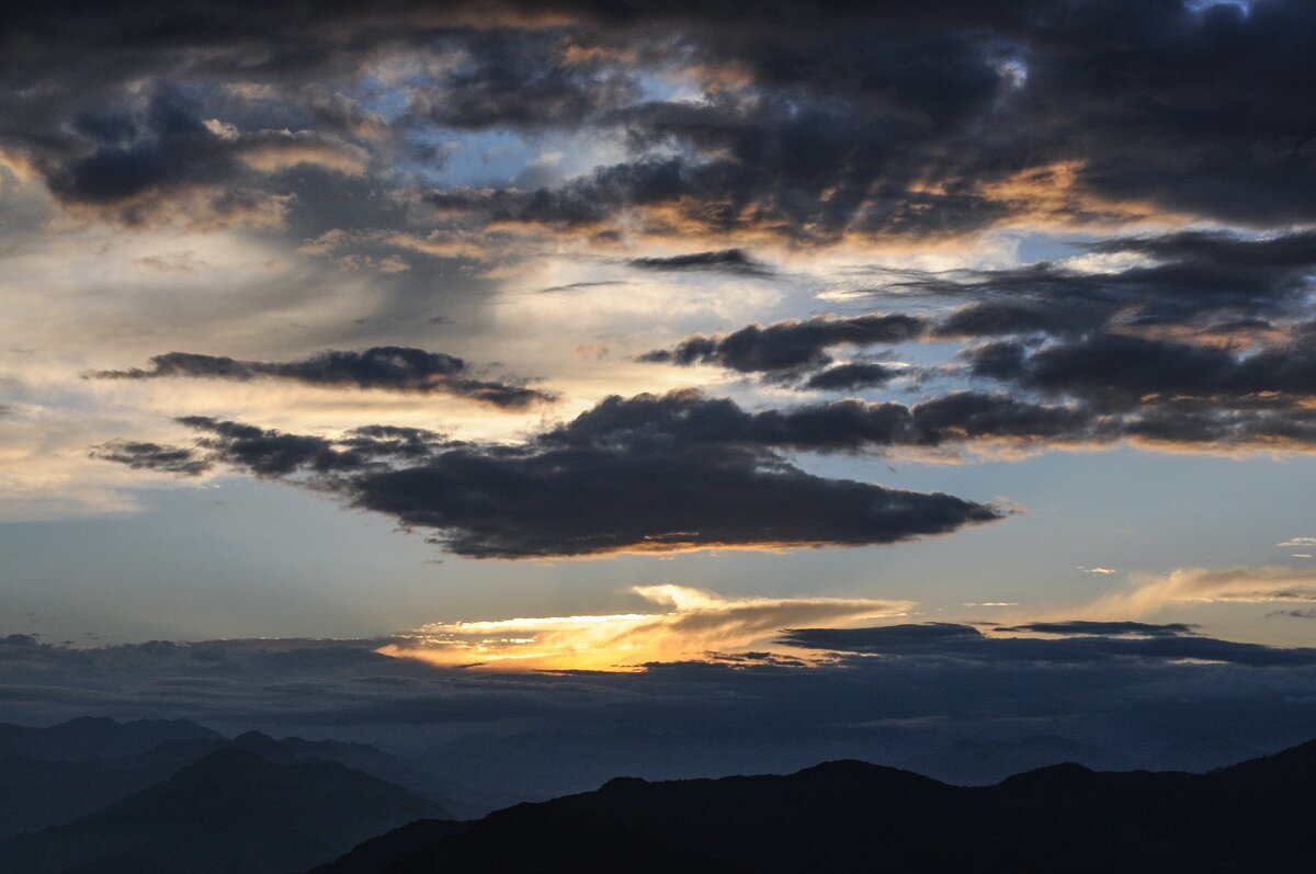 По небу показывали что-то невероятное