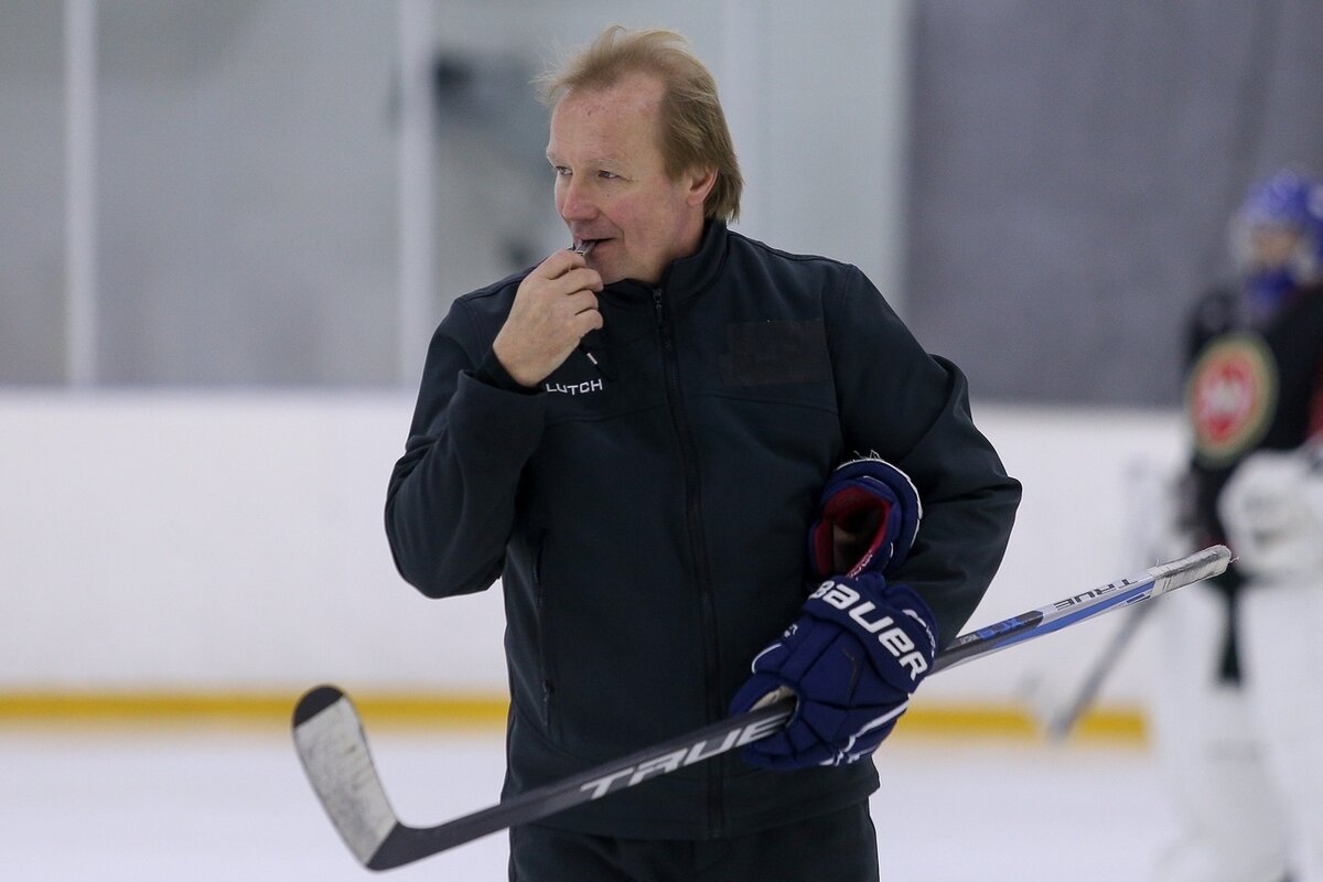 Михаил Васильев - старший тренер юниорской сборной России (фото из Яндекс картинки)