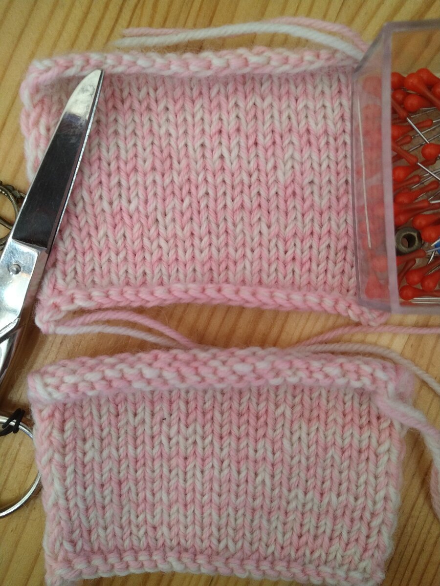 Не постиранный образец пришлось придавить, чтобы не сворачивался в трубочку.