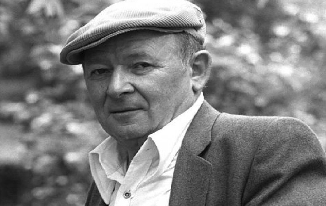 Поэт К. Я. Ваншенкин, автор слов песен "Я люблю тебя жизнь" и "Алеша" Годы жизни: 1925-2012. 