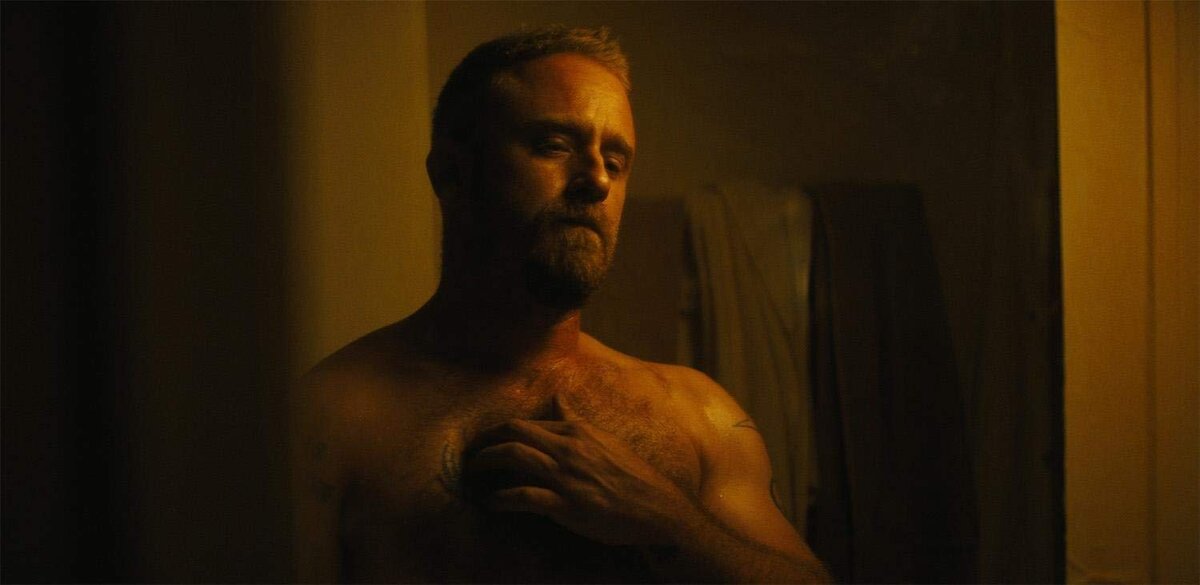 Кадр из фильма "Галвестон"