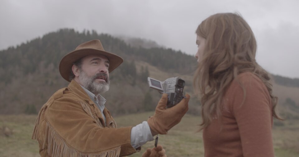 shot from "Deerskin"/2020/Quentin Dupieux/Atelier de Production, Arte France Cinéma, Nexus Factory /Источник - kinopoisk.ru