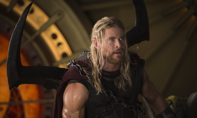 кадр из фильма "Тор: Рогнарёк"
