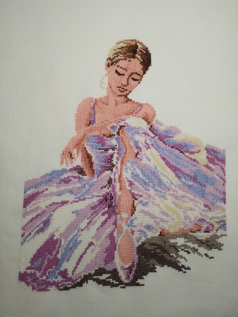 Вышитая работа "Балерина". Фото из личного архива автора.