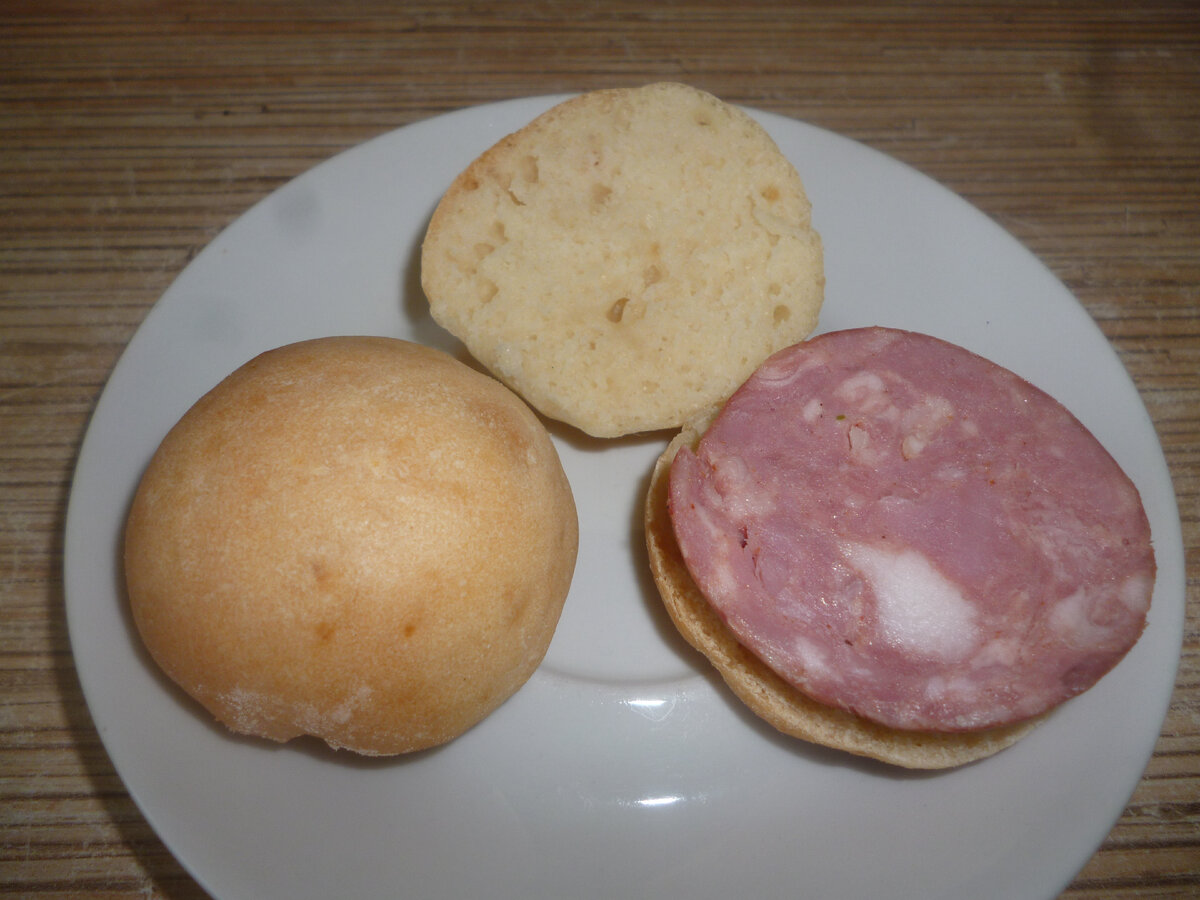 Стандартное чайное блюдце.