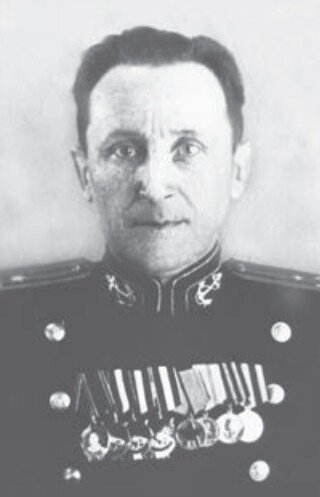 С. Г. Шевердяков — под его командованием эсминец «Громкий» встретил Великую
Отечественную войну.
На фото в звании капитана 1 ранга