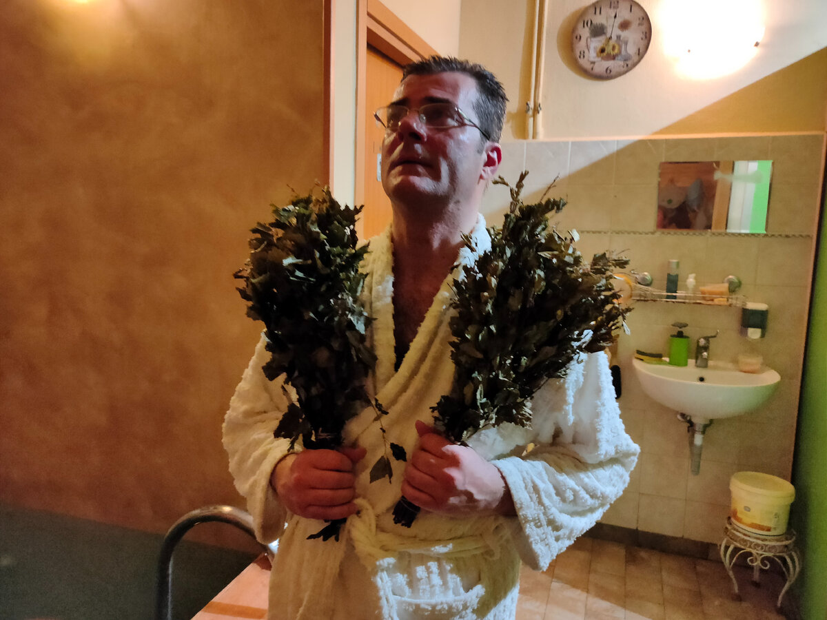 Лука открыл для себя Русскую баню. Наши совместные фото - в галерее