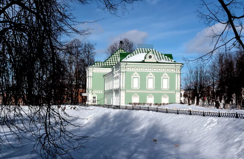 Сейчас от крепостных валов осталось лишь небольшой пруд у Музея Бальмонта