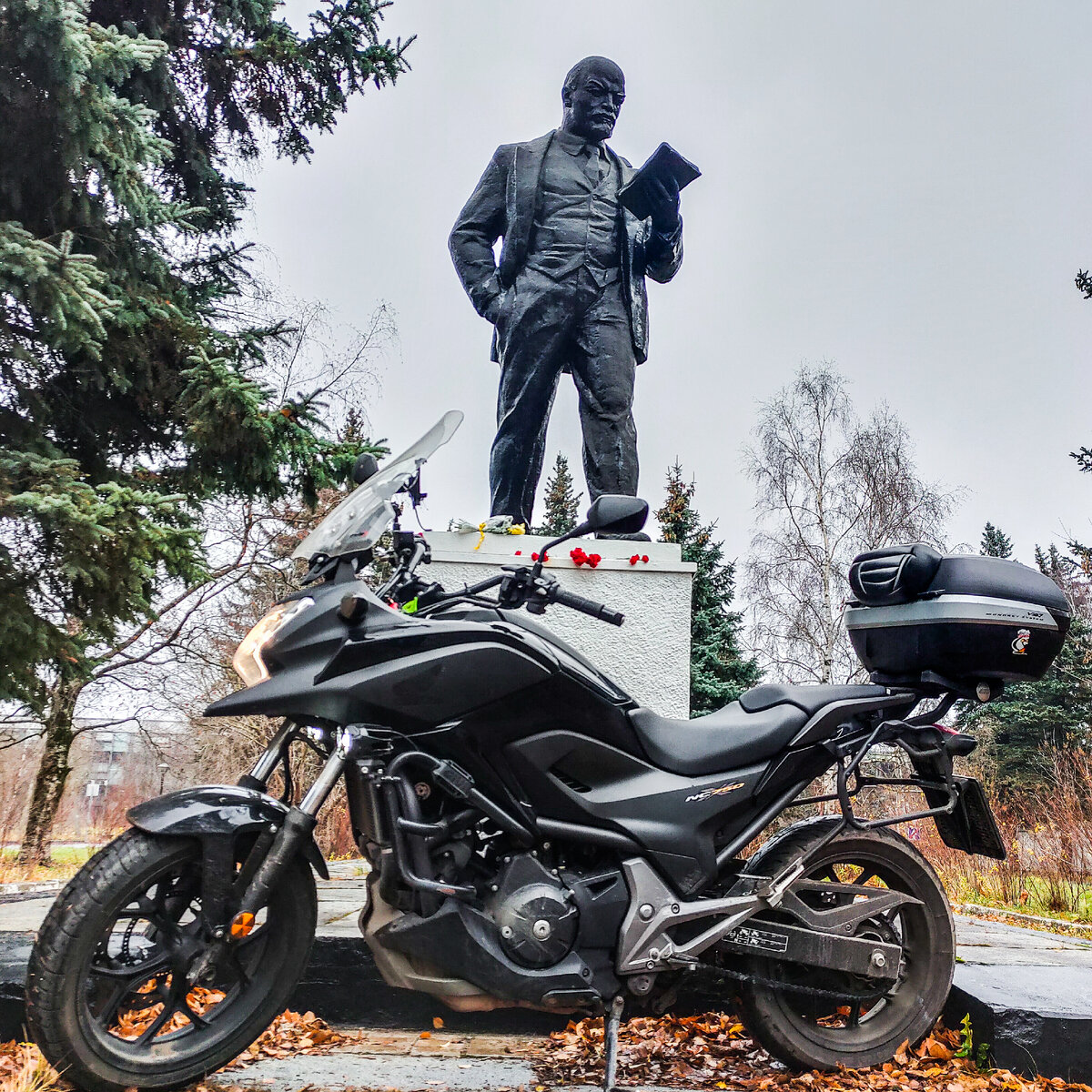 Ленин и Honda NC750X