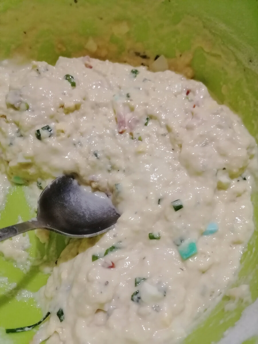 Тесто замешиваем густое.