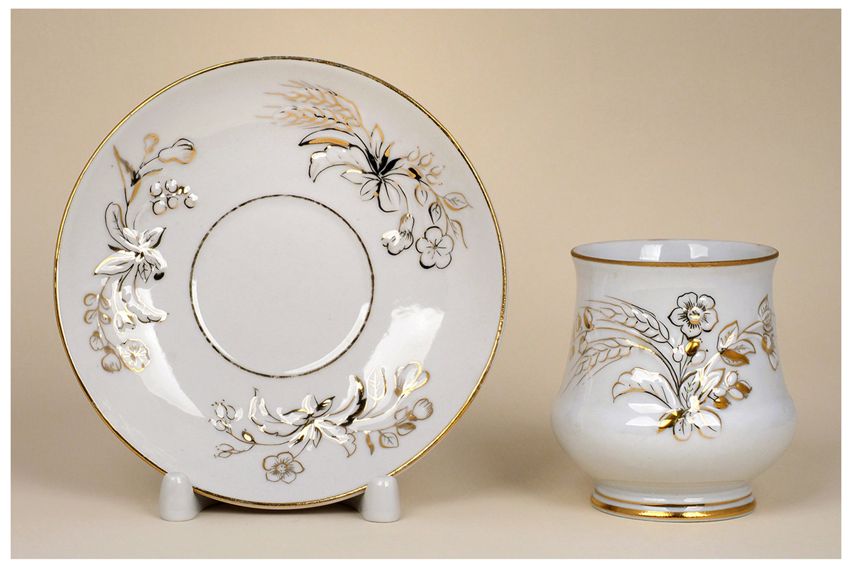 Отдельно блюдце и чашка.  Фото взято из свободного доступа в интернете. 