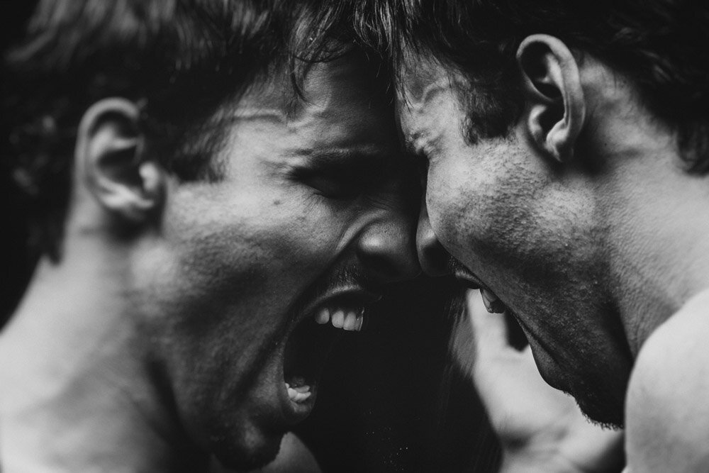 Когда мы говорим "эмоциональный человек", мы часто представляем себе женщину.