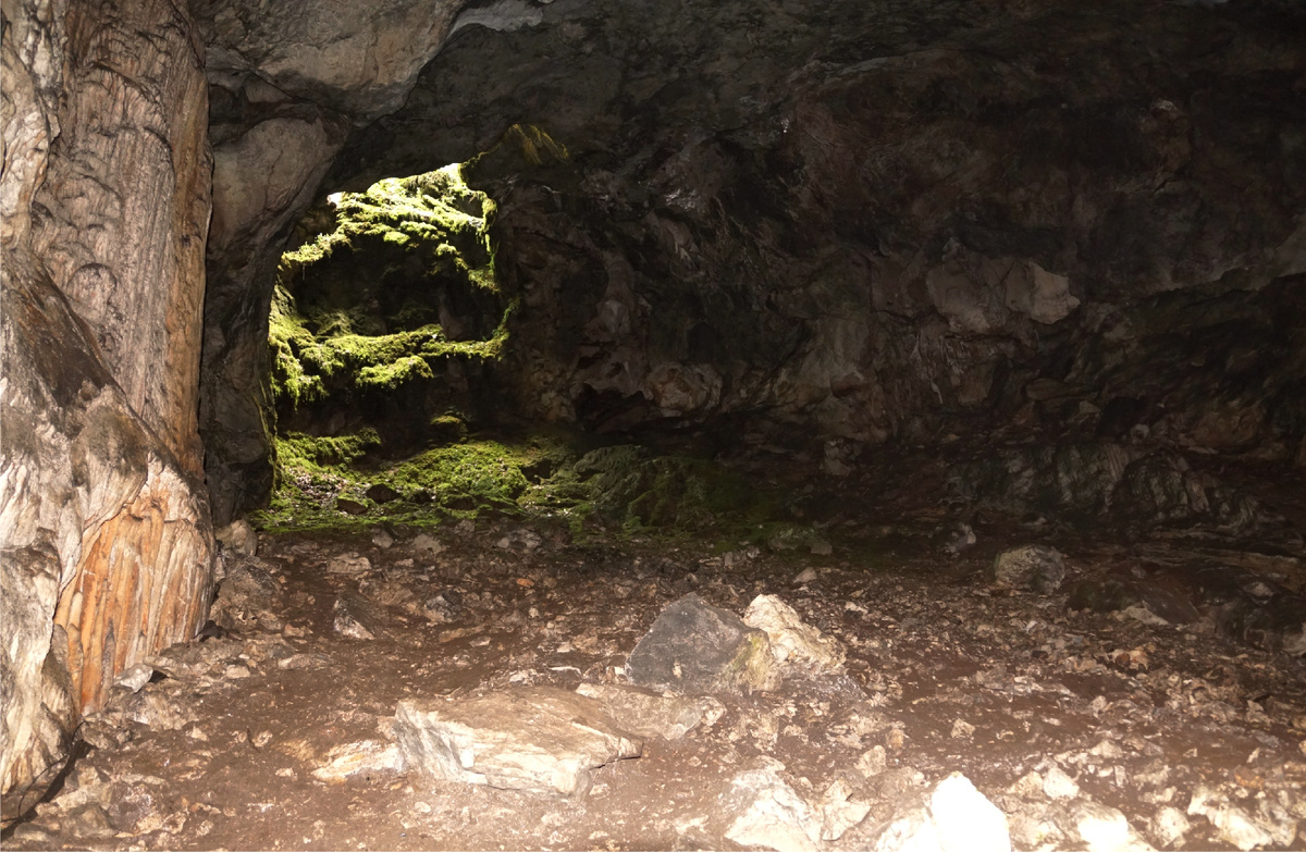 Первые шаги в пещере.