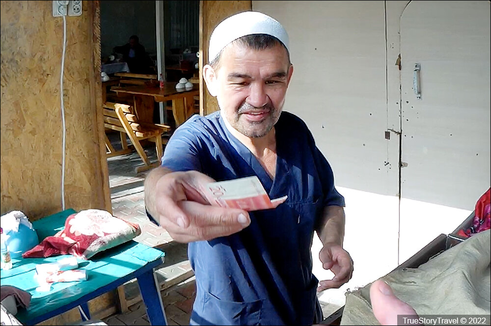 Киргизия - Кефир с холодцом на жаре +40С. Киргизы едят и не морщатся - я тоже рискнул
