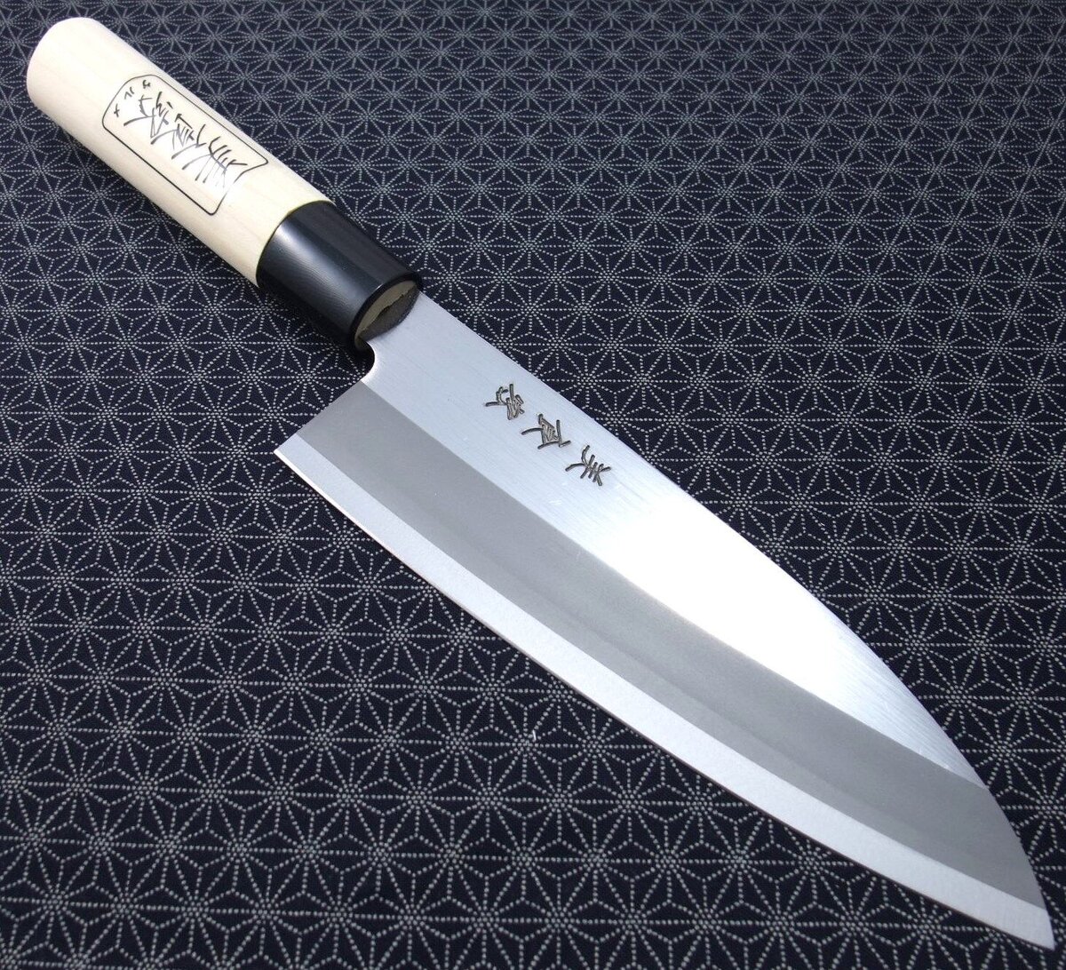 Ножевых материалов. Нож сантоку Knife. Японский нож сантоку. Японский поварской нож сантоку. Сантоку нож Kitchen Digital.