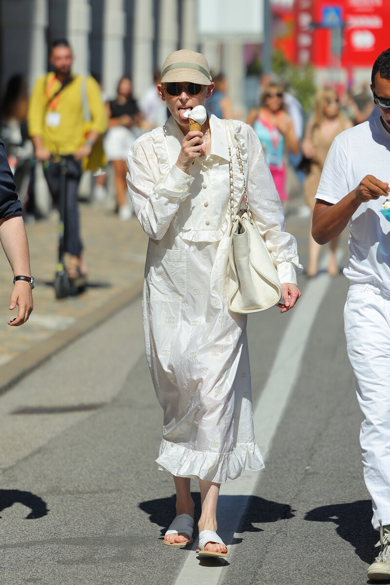    Тильда Суинтон в Chanel в ВенецииJacopo Raule/Getty Images