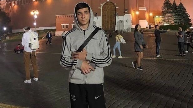    фото – www.change.org. Погибший юноша