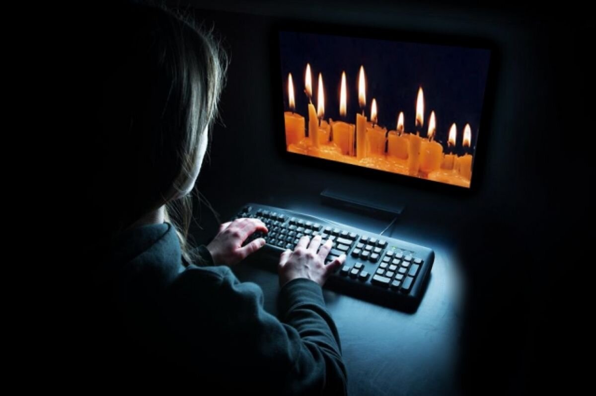    Традиция поминовения усопших на кладбищах перешла в виртуальное пространство.