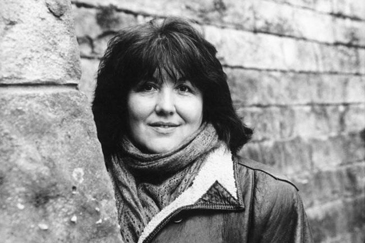 Интересным фактом можно считать тот момент, что все свои произведения Токарева пишет от руки, используя бумагу и ручку. 