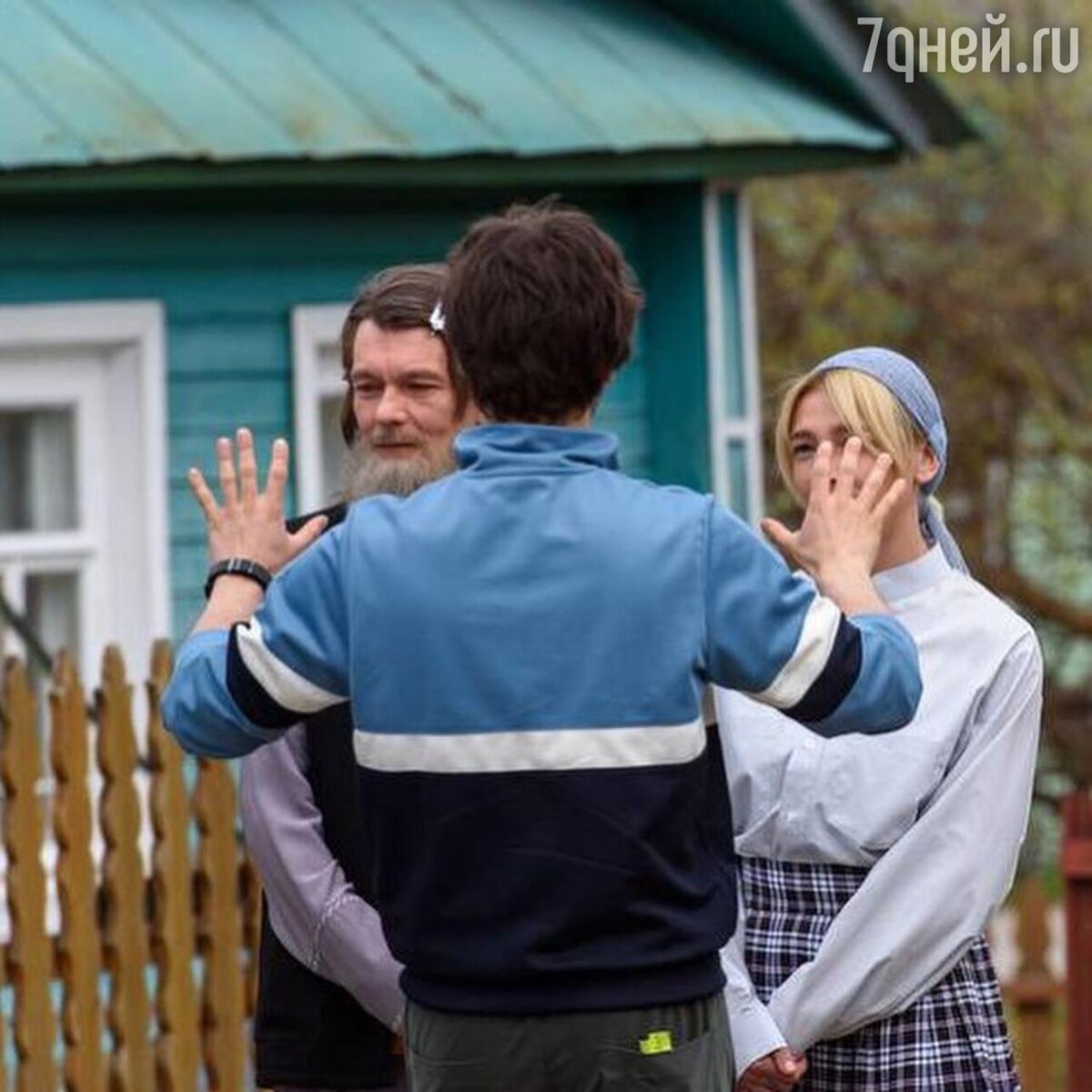    Александр Молочников, Филипп Янковский и Настя Ивлеева Соцсети