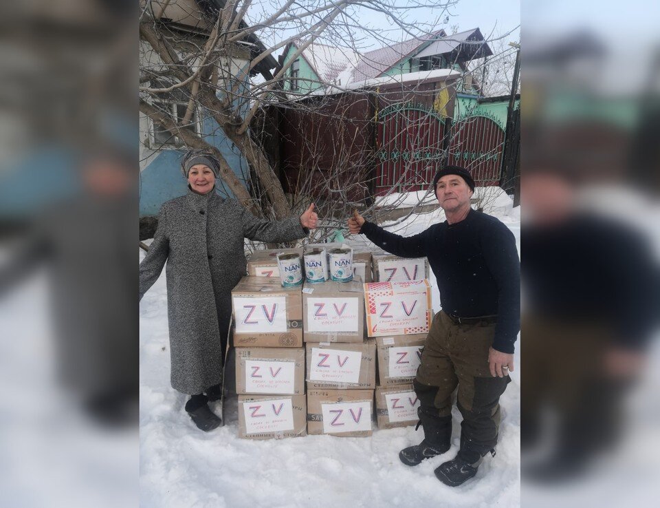     Волонтеры изготавливают для военнослужащих тактические носилки, буржуйки и блиндажные свечи. Фото: соцсети общественного объединения «Золотые руки ангела»