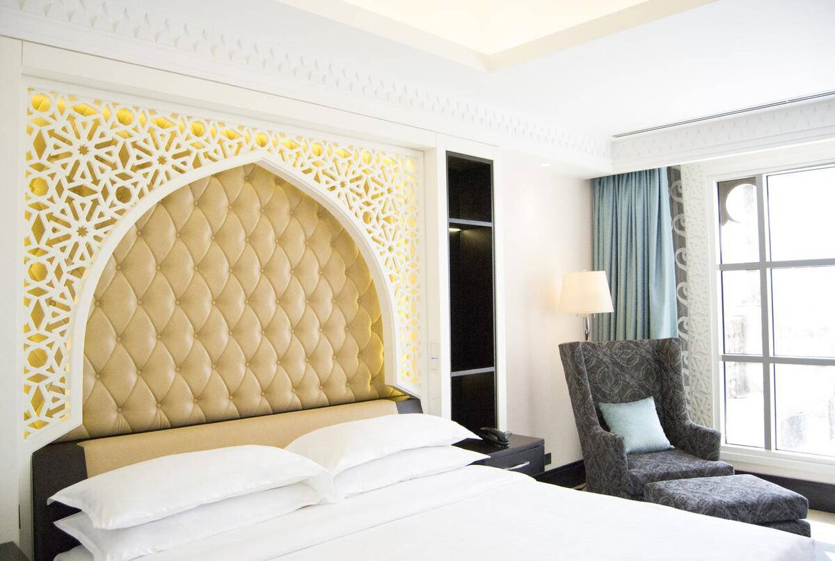 Sheraton Sharjah Beach Resort and Spa 5*