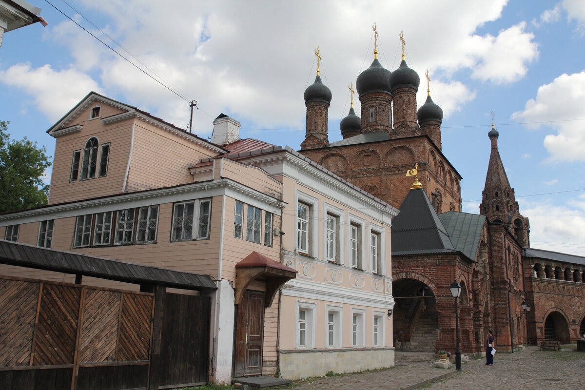 Крутицкое подворье в москве фото сейчас